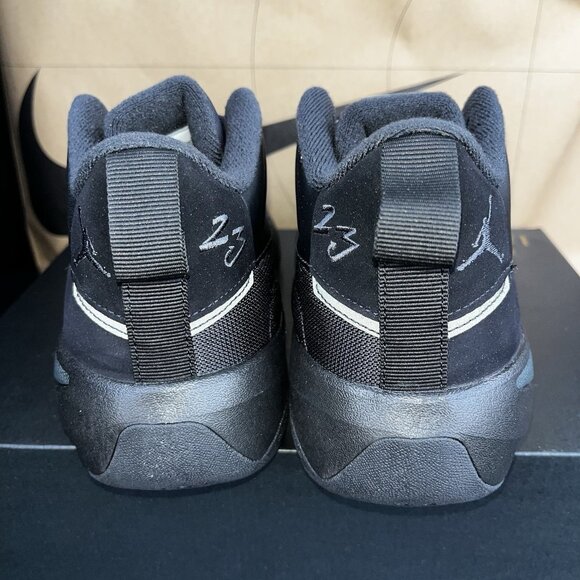 NEW Nike Jordan Max Aura 7 HQ2091 001 Triple Black Anthracite Men\'s Size 8.5